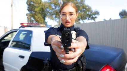 Порно С Полицейскими Девушками